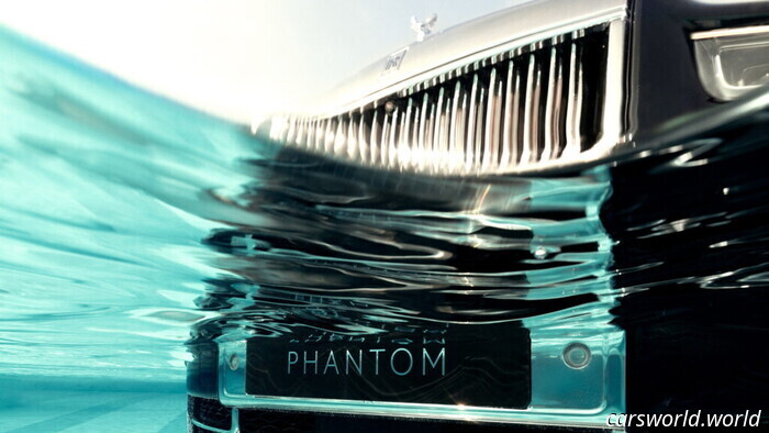 Rolls-Royce только что бросил Phantom в бассейн. На самом деле | Carscoops